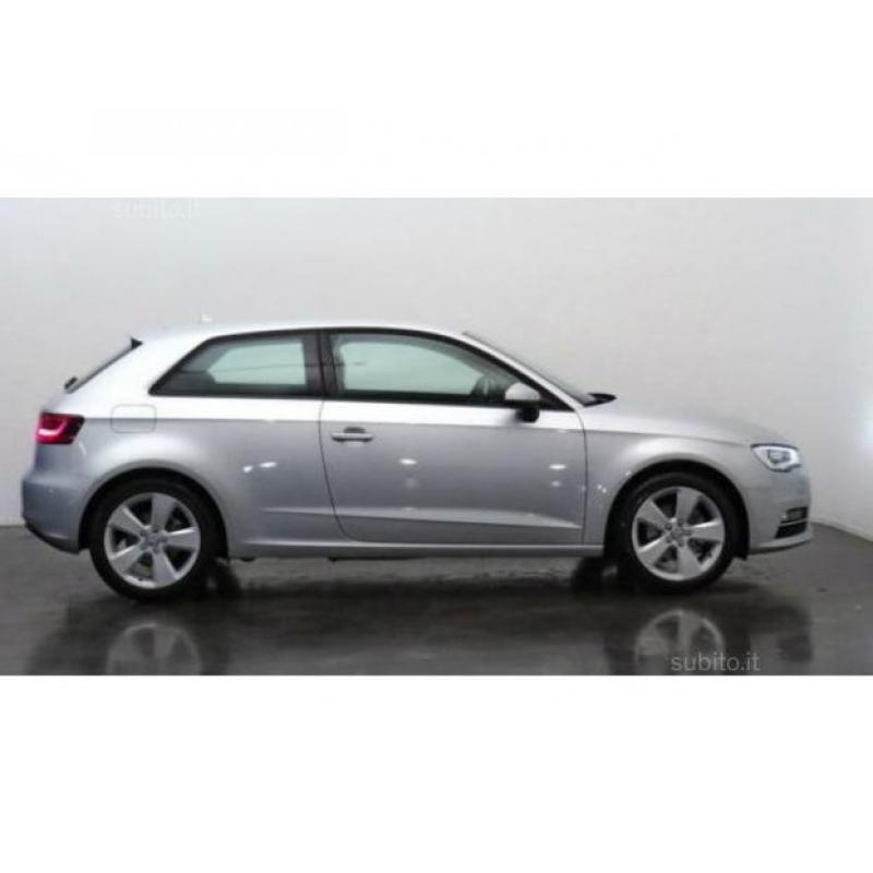 Audi A3 1.6 TDI AMBITION Xenon Navi PDC Plus