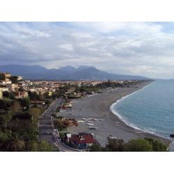 Appartamento con 80 m.q. di solarium vista mare