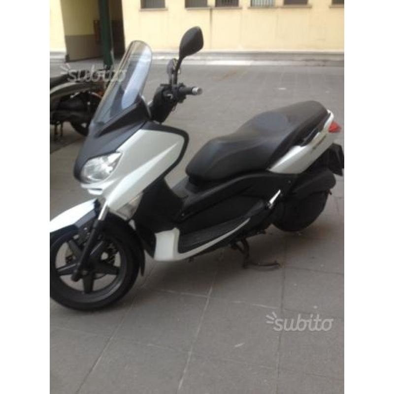 Yamaha X-Max 125 - 2011