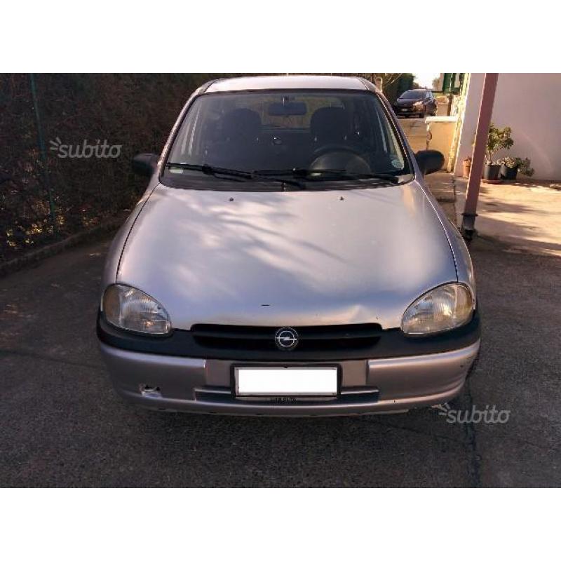 Opel corsa viva 1.5td(DIESEL)con gancio traino