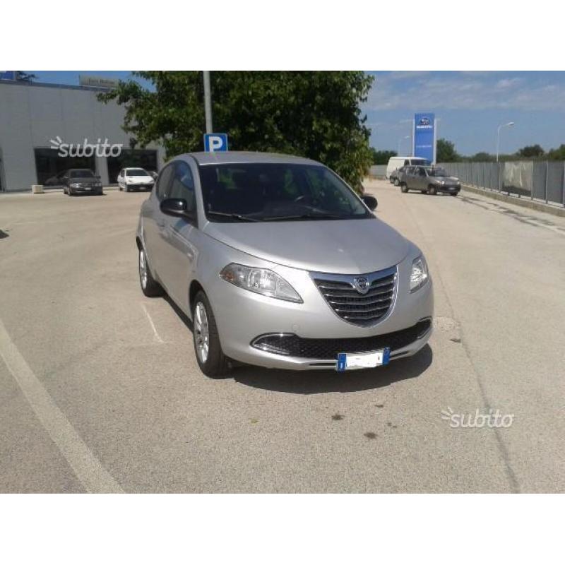 Lancia Ypsilon 1.2 69 CV 5 porte Gold