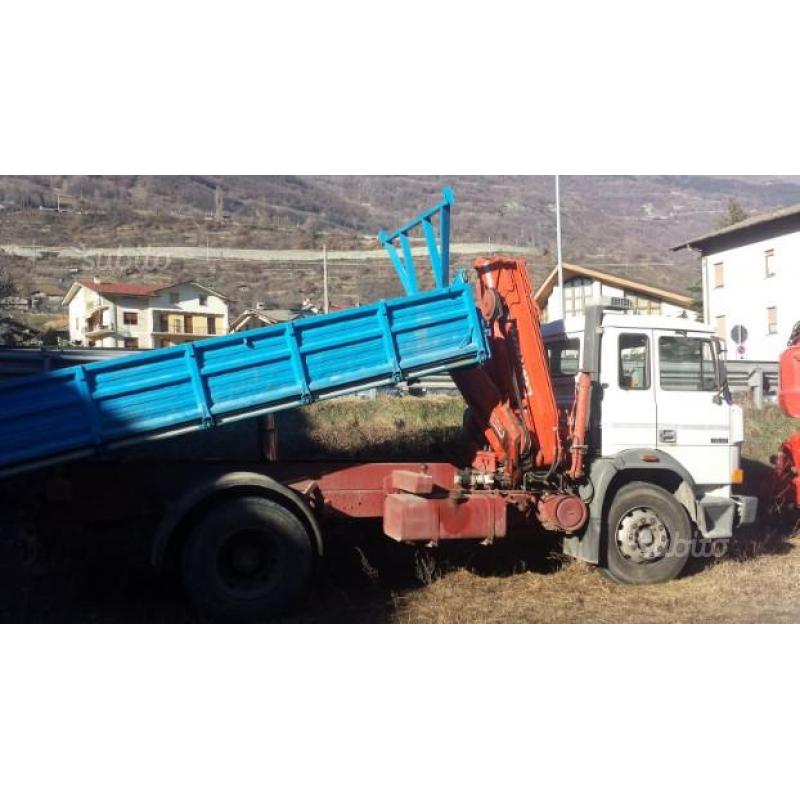 Camion 175.24 con gru ferrari