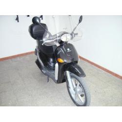 Piaggio Liberty 125 4 Tempi con Paravento e Baule