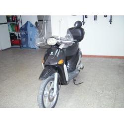 Piaggio Liberty 125 4 Tempi con Paravento e Baule