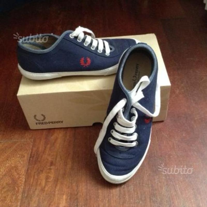 Fred Perry tela blu n. 39