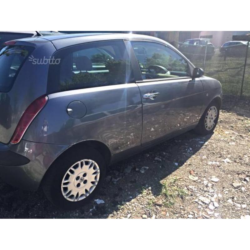 Lancia y 1.2 per neopatentati