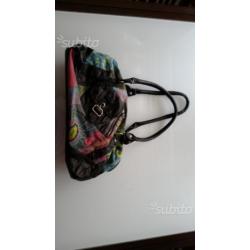 Borsa desigual