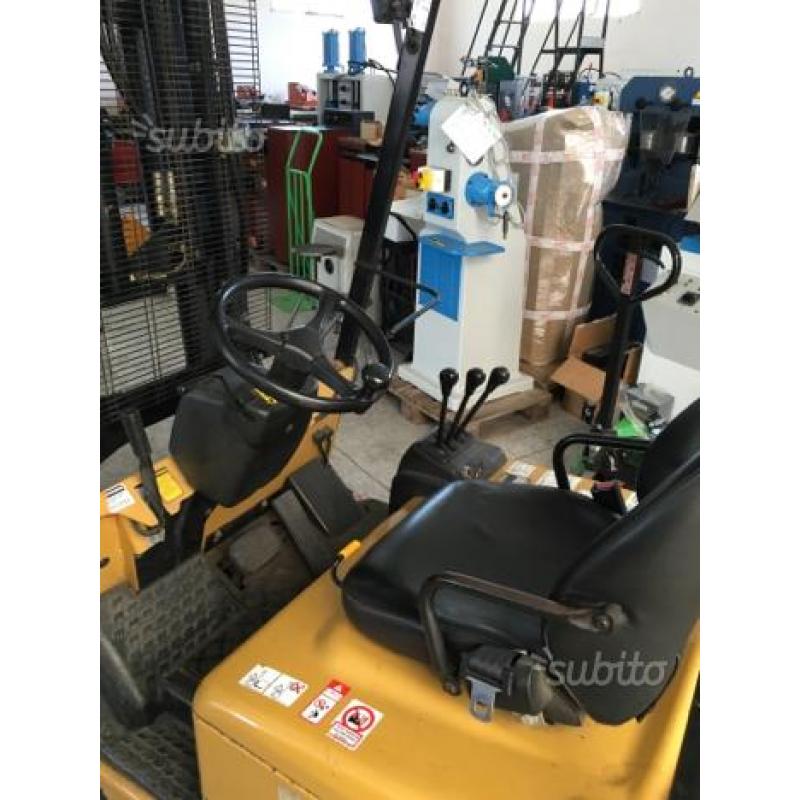 Carrello elevatore caterpillar 15 a elettrico