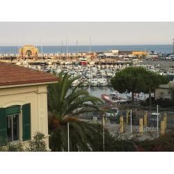 Luglio e agosto unico terrazza sul mare