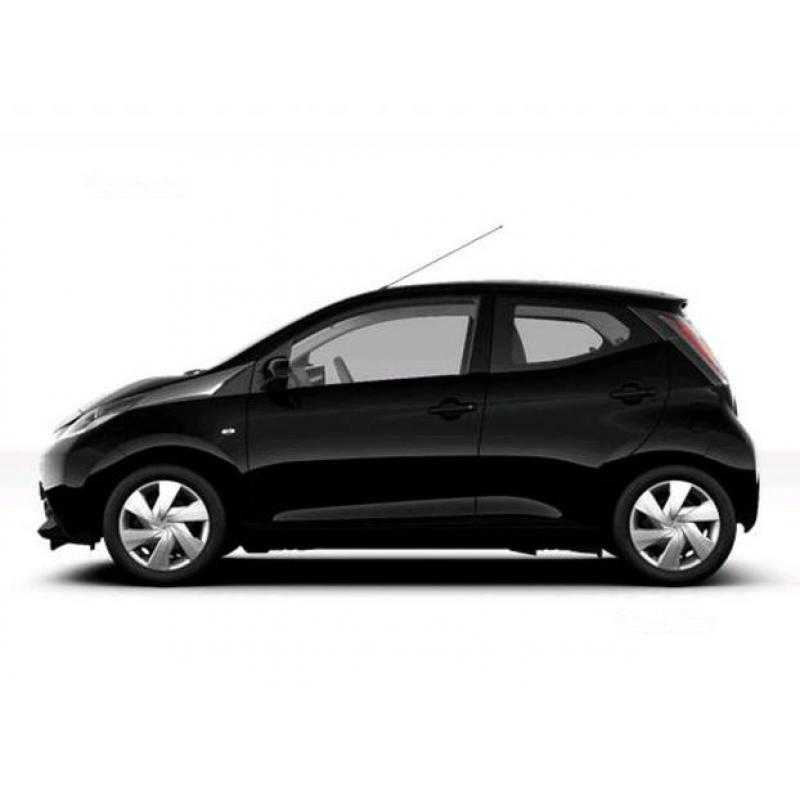 TOYOTA Aygo 1.0 5p x-play + X-Safety + X-Custom