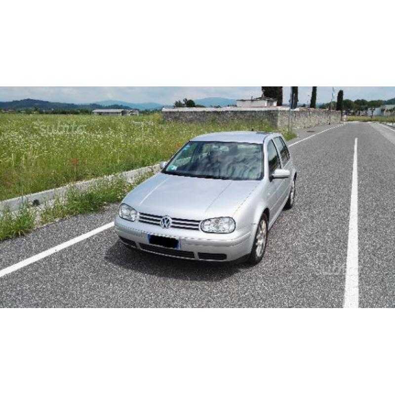 VOLKSWAGEN Golf 4ª serie - 2001