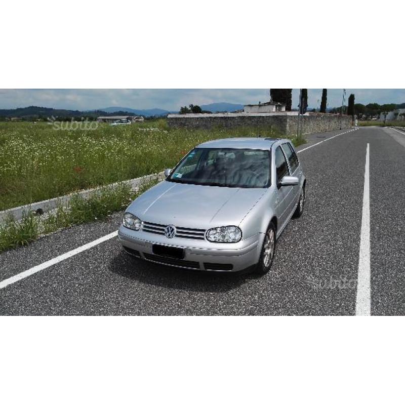 VOLKSWAGEN Golf 4ª serie - 2001