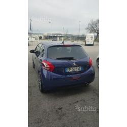 Peugeot 208 - 1.4 HDI