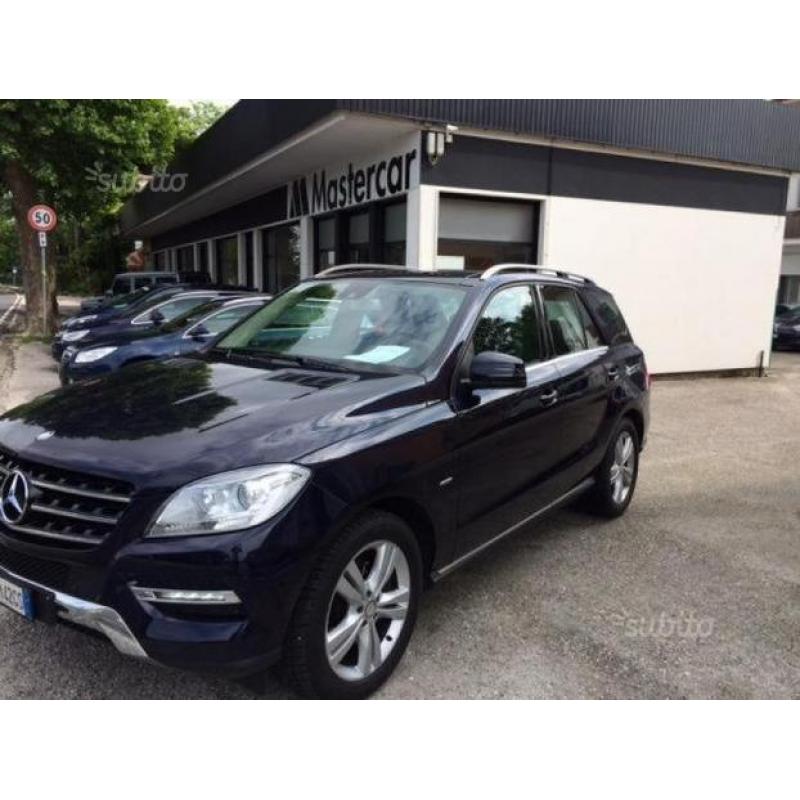 MERCEDES-BENZ ML 250 BlueTEC 4Matic Sport Navi