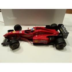 Ferrari 1/18