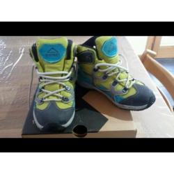 Scarpe montagna bimbo n. 31 marca mc kinley