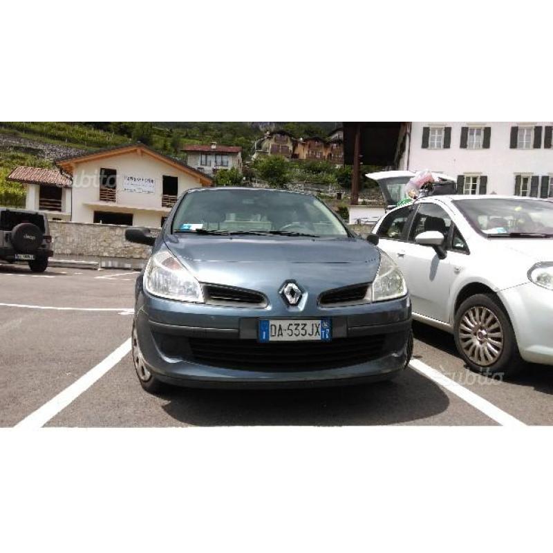 RENAULT Clio 3ª serie - 2006