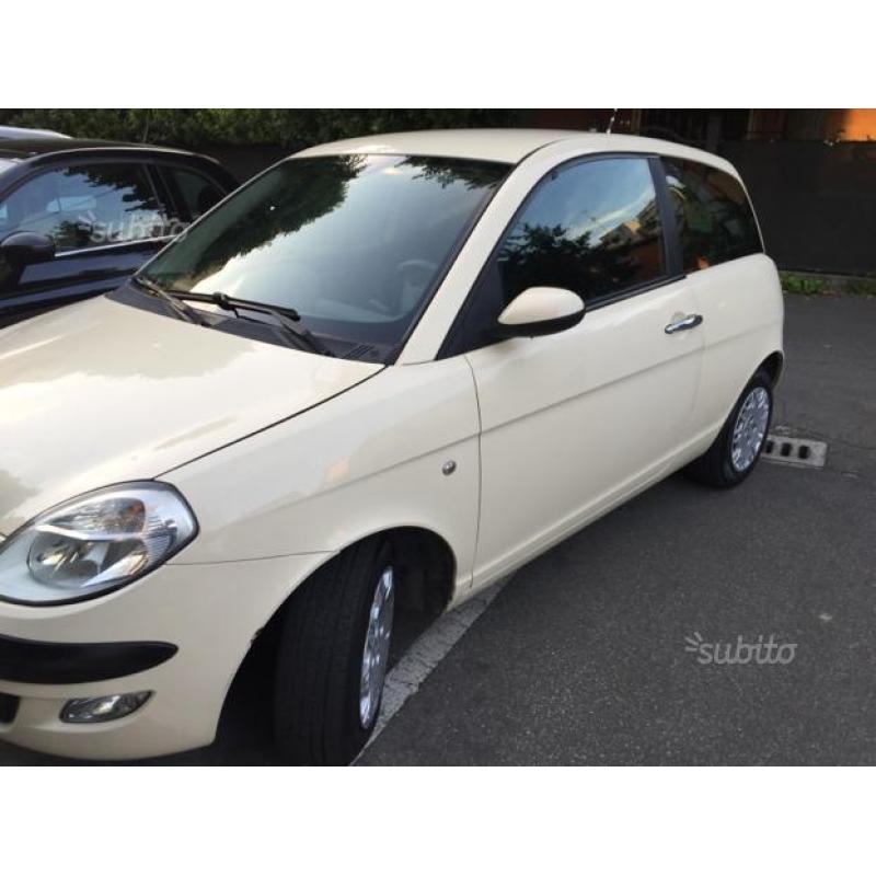 Lancia y 1.4 oro 2006