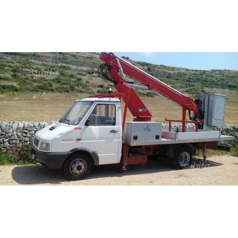 Piattaforma aerea iveco dayli