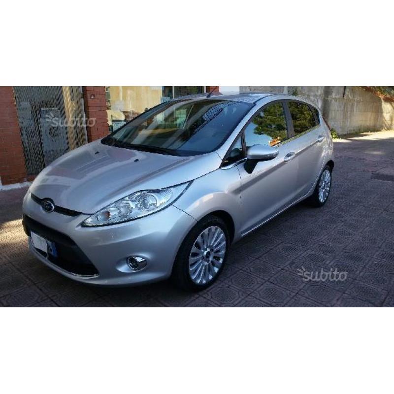 FORD Fiesta 1400 TDCI TITANIUM DA VETRINA