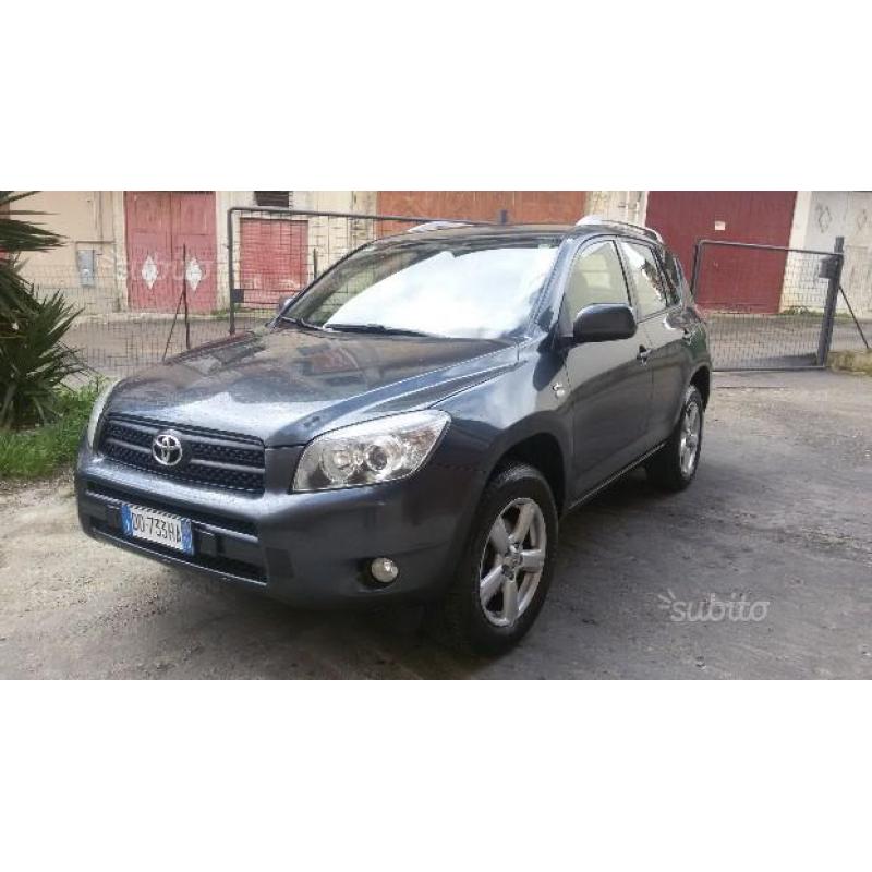 TOYOTA RAV4 4ª 136 cv diesel da vedere