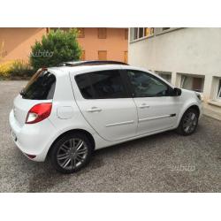 RENAULT Clio 3ª serie - 2010