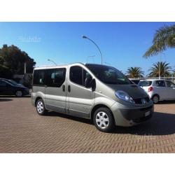 RENAULT Trafic T27 2.0 dCi 9 Pos. 65.000km!