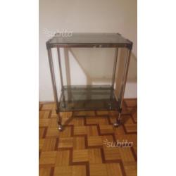 Carrello porta tv con ripiani in vetro