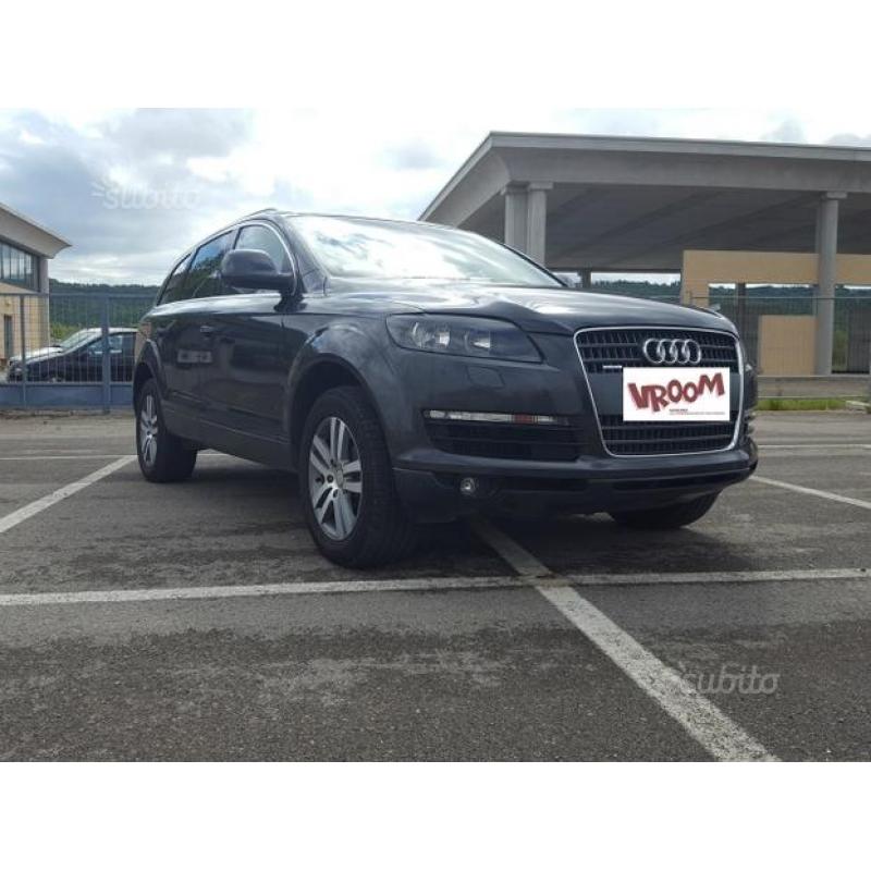 Audi Q7 3.0 V6 TDI 233CV quattro tiptronic