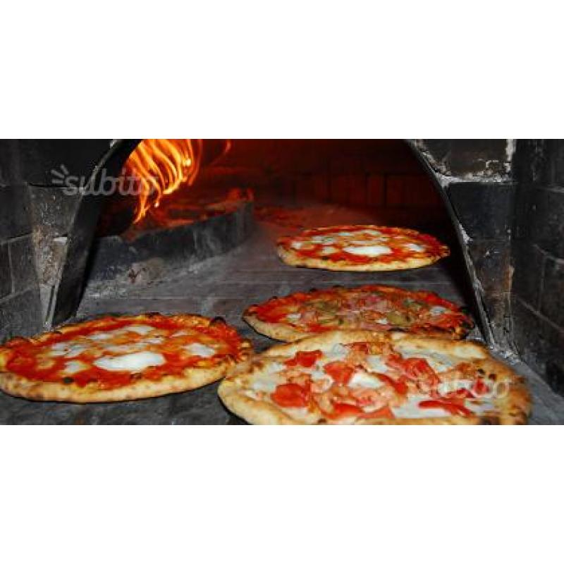 Pizzaiolo italiano per agosto