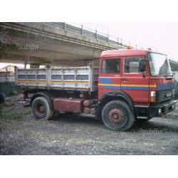 Iveco 190 F 26 ribaltabile trilaterale