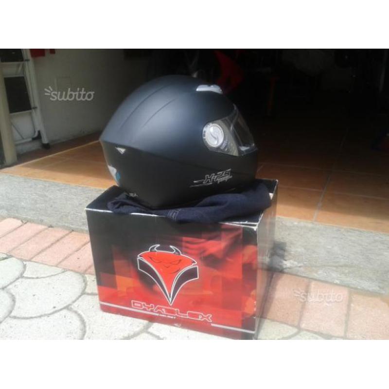 Casco integrale nero opaco