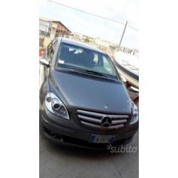 Mercedes b 180 cdi permuto con sw