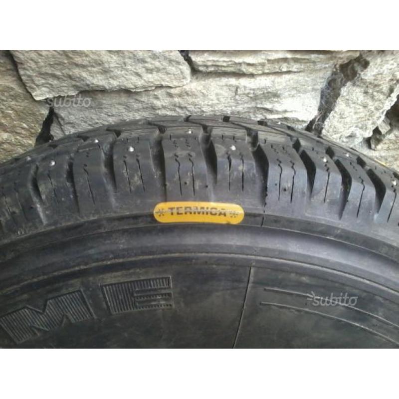 Gomme termiche chiodate x Land Rover Defender