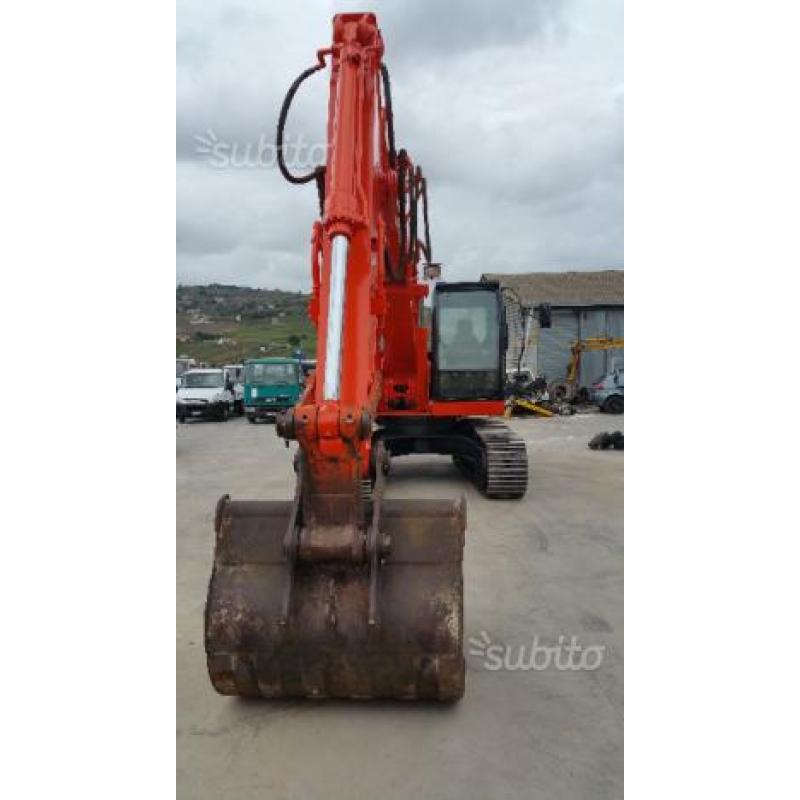 Escavatore Hitachi zaxis 210 anno 2005