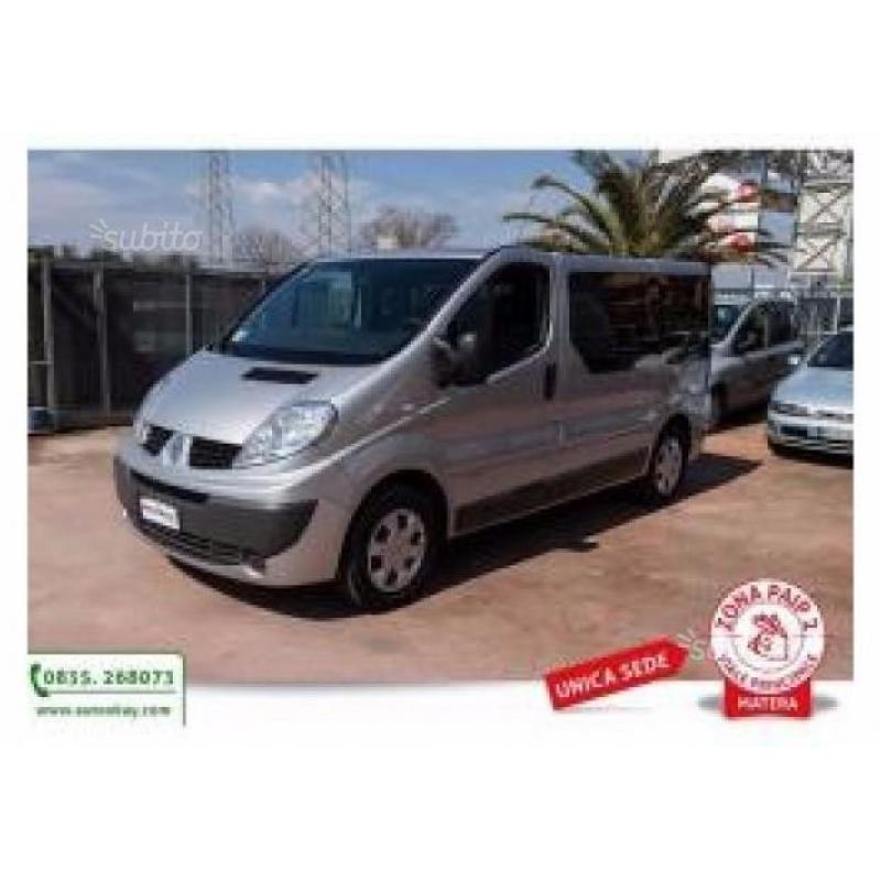 Renault trafic 2.0 dci 115cv 9pt passenger