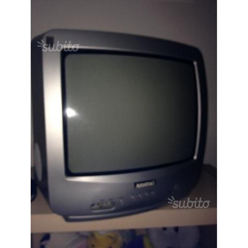 Tv con decoder satellitare