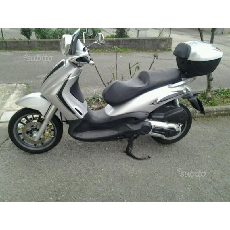 Scooter piaggio beverly tourer 400