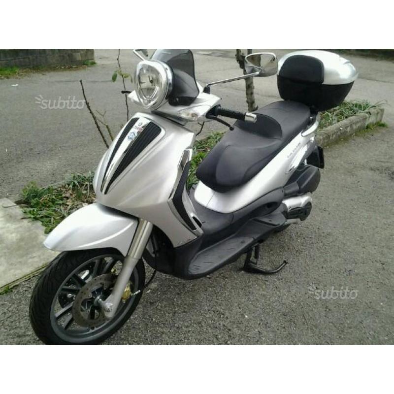 Scooter piaggio beverly tourer 400