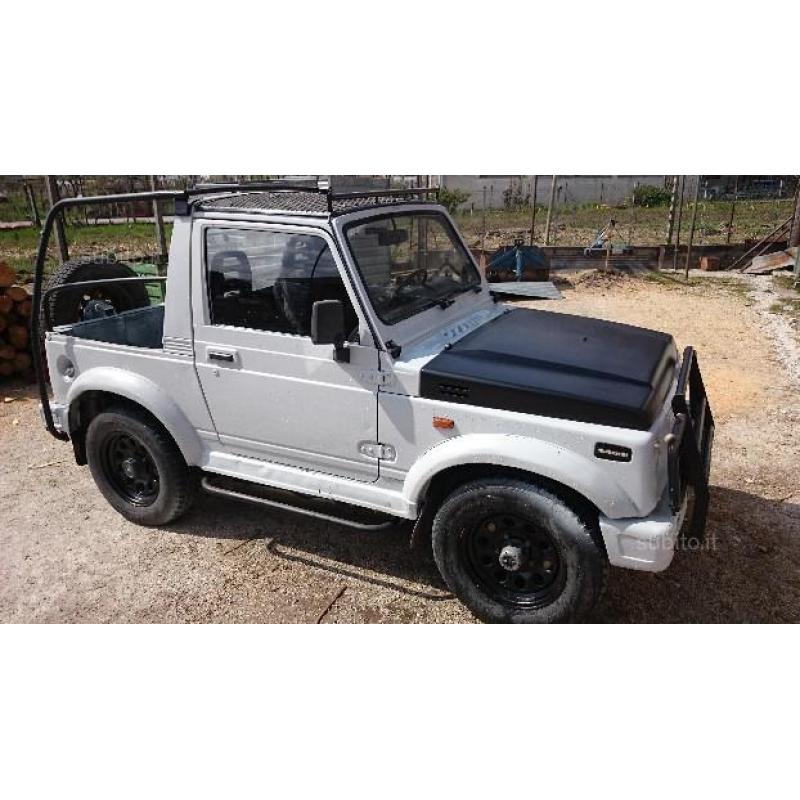 SUZUKI Samurai autocarro