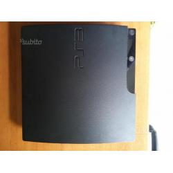 Ps3 slim 250gb con sette giochi e due joystik