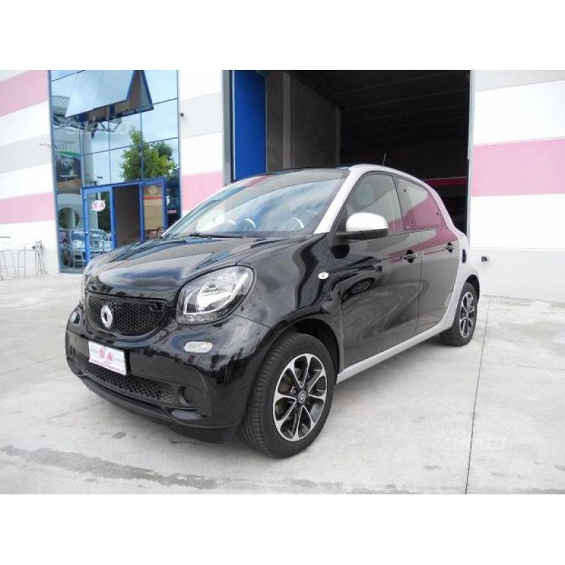 SMART ForFour 70 1.0 Passion