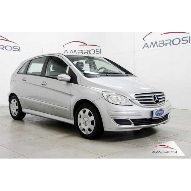 MERCEDES-BENZ B 180 CDI