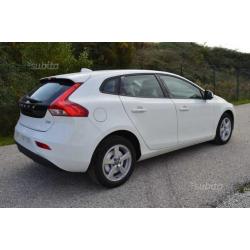 VOLVO V40 KINETIC D2