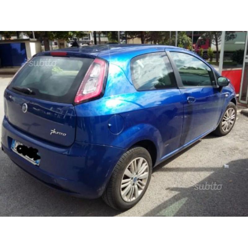 FIAT Grande Punto A metano 48 kw neopatentati