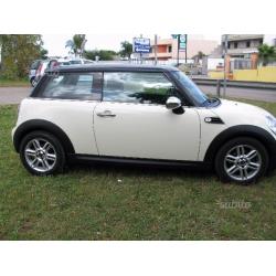 MINI Mini (R56) - 2011