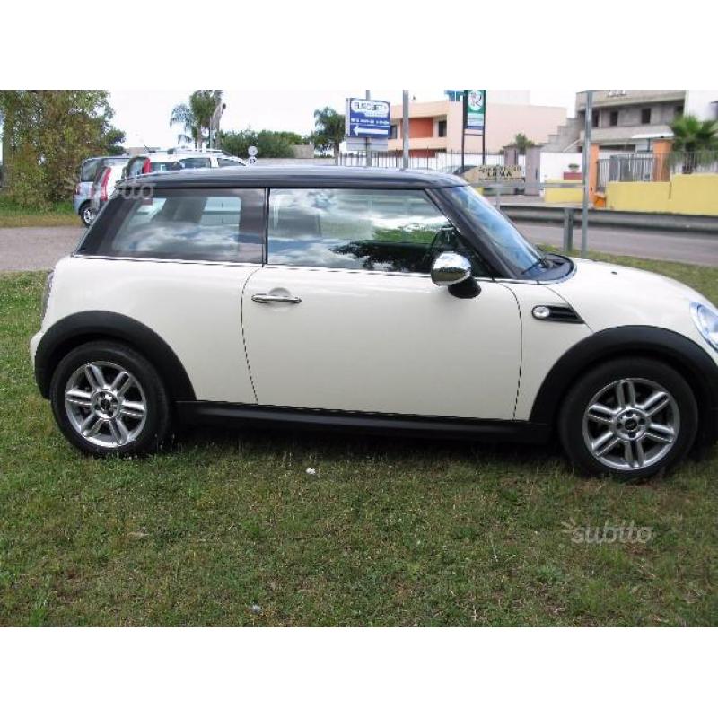 MINI Mini (R56) - 2011