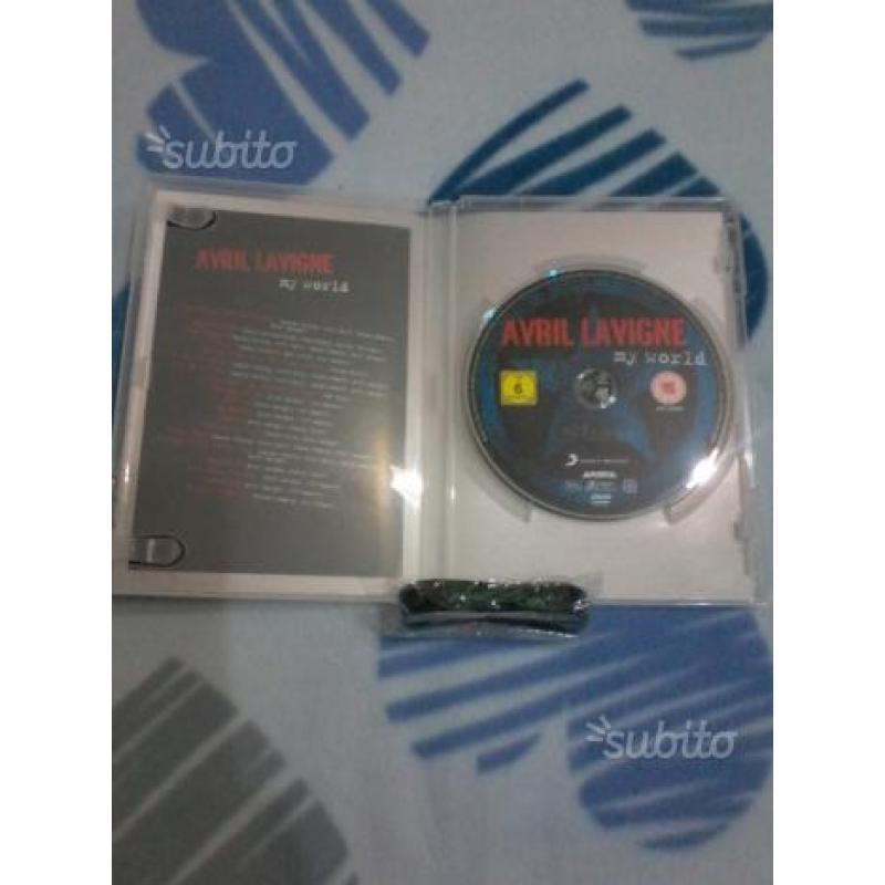 Dvd e braccialetto Avril Lavigne