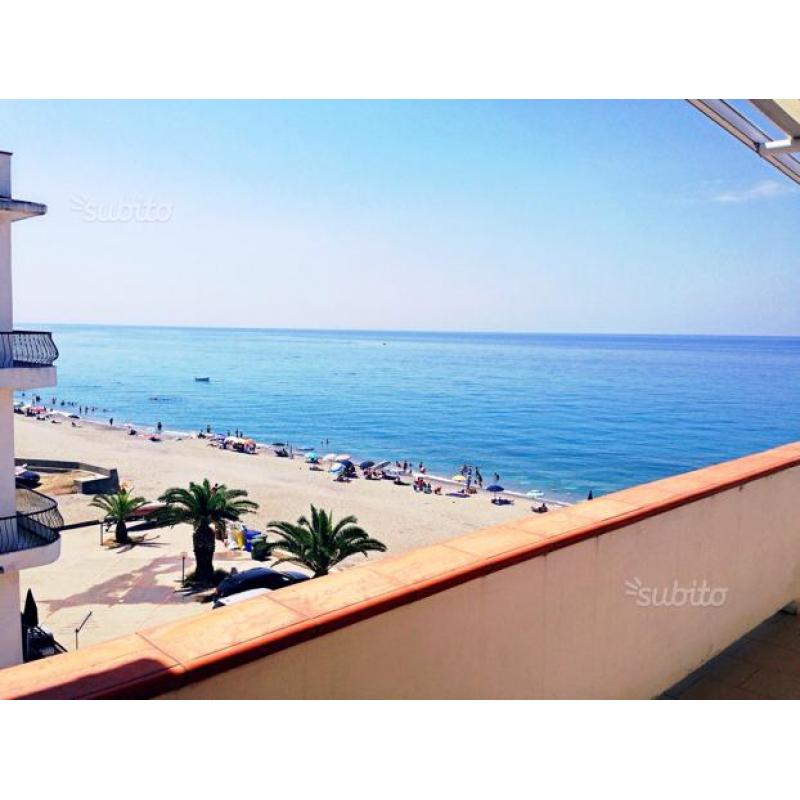 Terrazza SUL MARE casa sulla spiaggia