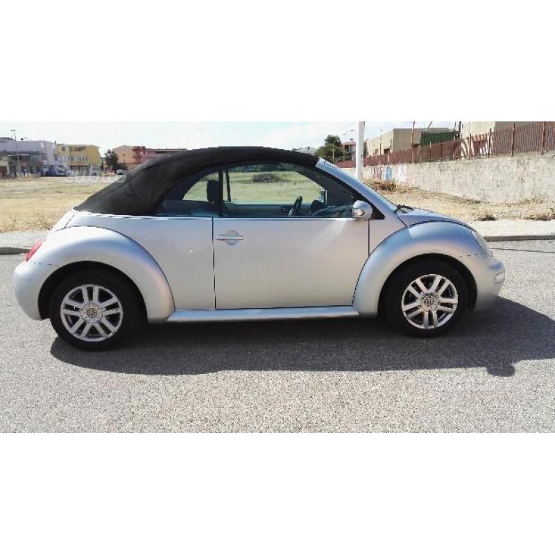 VOLKSWAGEN New Beetle - 2005